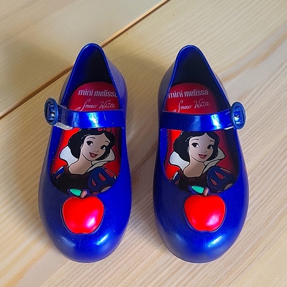Mini Melissa Snow White USA 9 - Picture 1 of 6